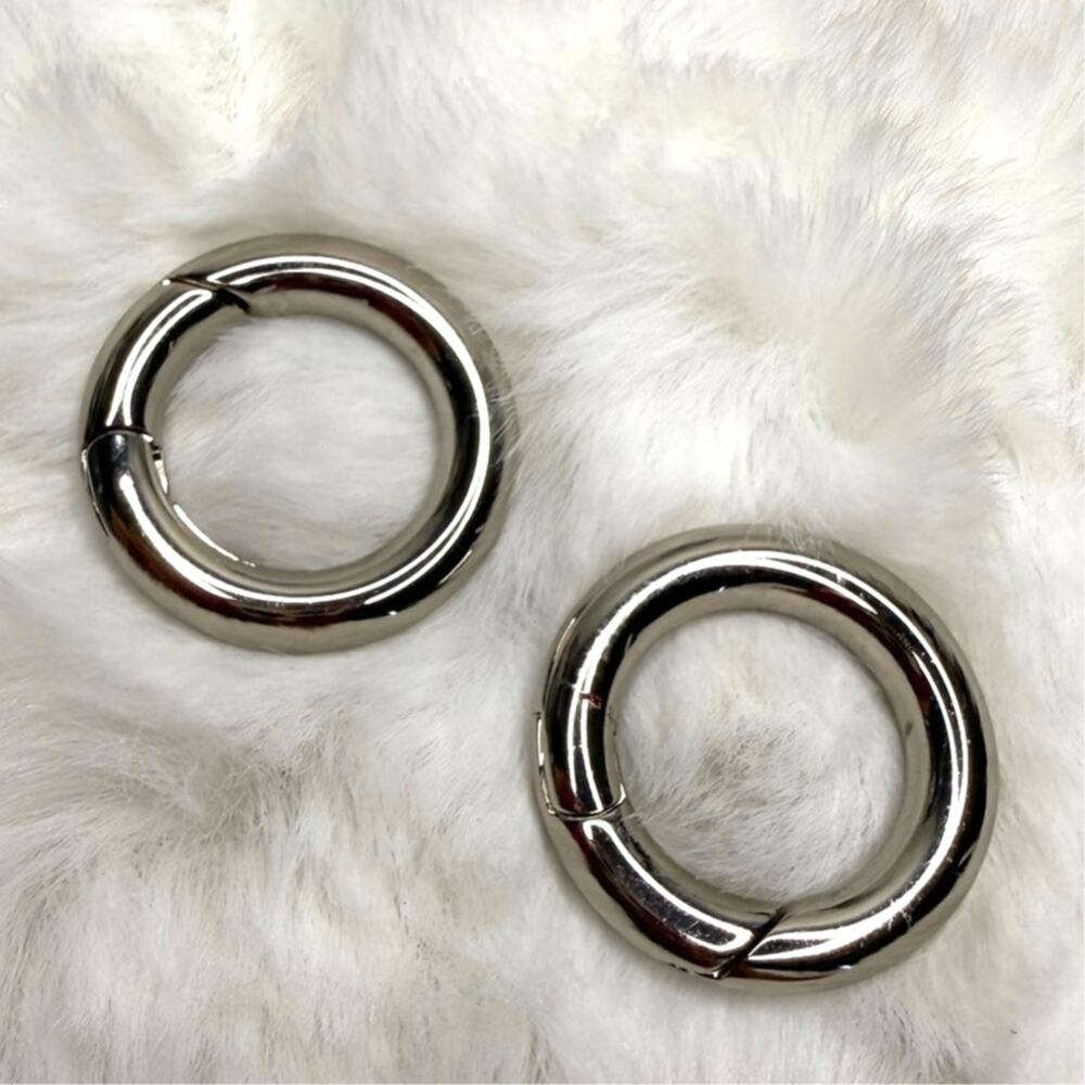 Set of Silver Spring Gate Rings Key Rings - Picture 2 of 3